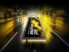 De afbeelding toont de Thor Ultra van Lexar, een M.2 2280 PCIe Gen 5 SSD met een geelachtige sticker aan de bovenkant