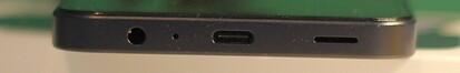 Onderkant: 3.5 mm audiopoort, microfoon, USB-C poort, luidspreker