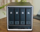 De Ugreen NASync DXP4800 GT heeft een nieuwe zwart-gouden behuizing