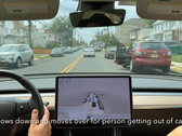 Tesla's volledig zelfrijdende modus in actie (afbeelding: Fabian Luque/YouTube)