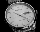 Een close-up van de wijzerplaat van een Citizen horloge.