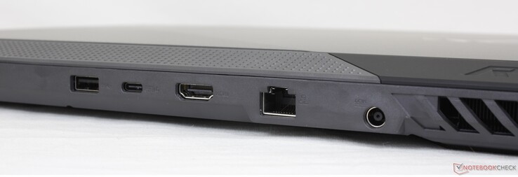 Achterzijde: USB-A 3.2 Gen. 1, USB-C 3.2 Gen. 2 w/ DisplayPort + Power Delivery + G-Sync, HDMI 2.0b, Gigabit RJ-45, AC-adapter