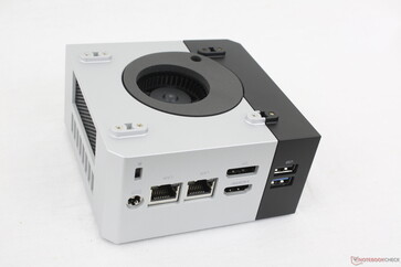 Bodem met verwijderde metalen buitenste afdekking