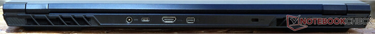 Achterkant: Stroomvoorziening, Thunderbolt 4, HDMI 2.1, DP 1.4, Kensington-slot