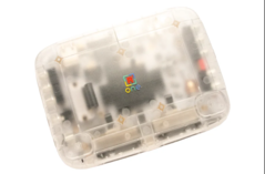 SuperStation One Transparent Collection FPGA-console met doorschijnende Frost-behuizing.