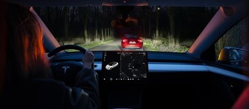 Tesla lente-update 2025 adaptieve koplampen