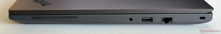 Rechts: 3,5 mm stereoaansluiting, USB-A 3.2 Gen.1 (5 Gbps), Gigabit-Ethernet, Kensington Nano Beveiligingsslot