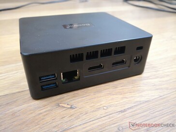 Achterzijde: 2x USB-A 3.0, Gigabit RJ-45, 2x HDMI 2.0, Kensington-slot, AC-adapter