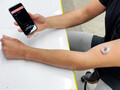 Een nieuwe diabetes-monitoring wearable houdt ook alcohol en lactaat bij (afbeelding: UC San Diego)