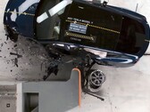 Model Y is veiligste voertuig in botsproeven van 2024 (afbeelding: IIHS/YT)