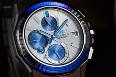 De Casio OCW-S6000PB-7AJF (afbeelding) heeft een saffieren lunette, geslepen met 24 facetten aan de bovenkant en 48 aan de zijkanten. (Afbeeldingsbron: Casio)