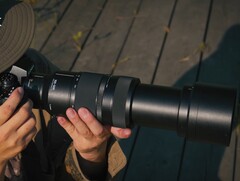 De LUMIX S 100-500mm f5-7.1 (foto) heeft het grootste zoombereik van alle Panasonic objectieven voor de L-vatting. (Afbeeldingsbron: Panasonic)