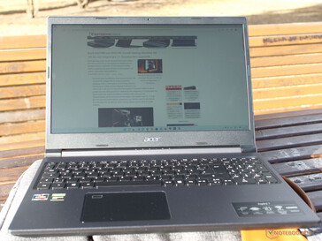 Acer Aspire 7 buitenshuis