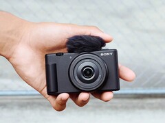 Fujifilm X Half krijgt 20 MP 1 inch sensor Sony compactcamera