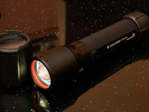 De Ledlenser P7R (Afbeelding bron: Andreas Sebayang/Notebookcheck)