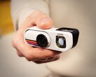 De Insta360 Go 3S wordt geleverd in een retro bundel met een compleet nieuwe basis.