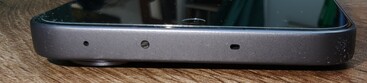 Boven: Microfoon, infraroodstraler