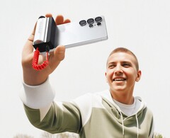 De nieuwe Grip Power Bank van Sharge (op de foto) kan ook gebruikt worden als afstandsbediening voor een camera. (Afbeeldingsbron: Sharge)