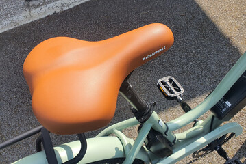 Mooi en comfortabel zadel van de Touroll B2 e-bike