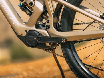 De fiets is uitgerust met de Avinox M2S