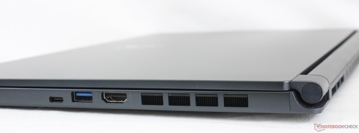 Rechts: USB-C + Thunderbolt 4 met DisplayPort en Power Delivery, USB-A 3.2 Gen. 1, HDMI 2.0