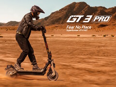 De Segway GT3 Pro SuperScooter kan off-road dankzij 11-inch zelfdichtende banden met 5,7 inch bodemvrijheid. (Afbeeldingsbron: Segway)