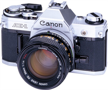 De Canon AE-1 is een iconische 35 mm filmcamera die mogelijk de inspiratie vormt voor de nieuwe retro spiegelloze body. (Afbeeldingsbron: Canon)