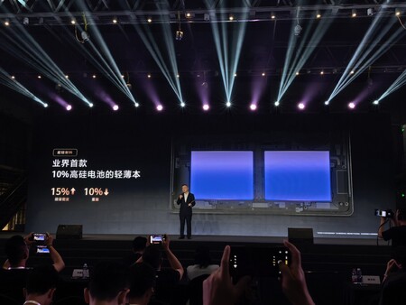 De dia van Huawei waarop de nieuwe met silicium gedoteerde batterijen te zien zijn