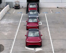 De nieuwe Model Y gebruikt FSD zonder toezicht om zichzelf naar afleveringspunten te rijden. (Afbeeldingsbron: Tesla/X)