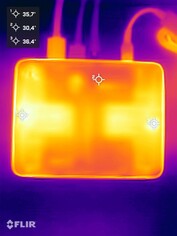 Asus NUC 15 Pro+ tijdens stresstest (bovenkant)