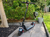 Slimme stadsscooter met comfort en actieradius - NIU KQi300x test
