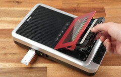 De Kenko Tokina KR-019CR speelt en neemt cassettebandjes op, en zet ze optioneel om naar MP3-bestanden. (Afbeeldingsbron: Kenko Tokina)