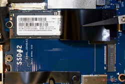 Samsung PM9A1 en een gratis SSD-sleuf