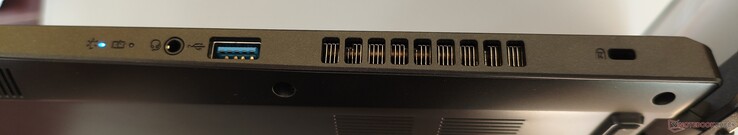 rechterkant: 3,5 mm audio-aansluiting, USB-A 3.0, Kensington-slot