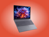 De IdeaPad Slim 3i 15IWC11 in de kleur Luna Grey.