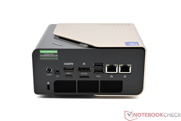 Achterkant: stroomaansluiting, 3,5 mm combo audio-aansluiting, HDMI 2.1, DisplayPort 1.4, Oculink, 2× USB2.0 Type-A, 2× 2,5G LAN