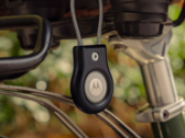 De Moto Tag 2 - afgebeeld in een hangende sleutelhangerhoes. (Afbeeldingsbron: Motorola)