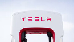 Magic Dock Superchargers zullen binnenkort andere EV's bijvullen (afbeelding: Tesla)