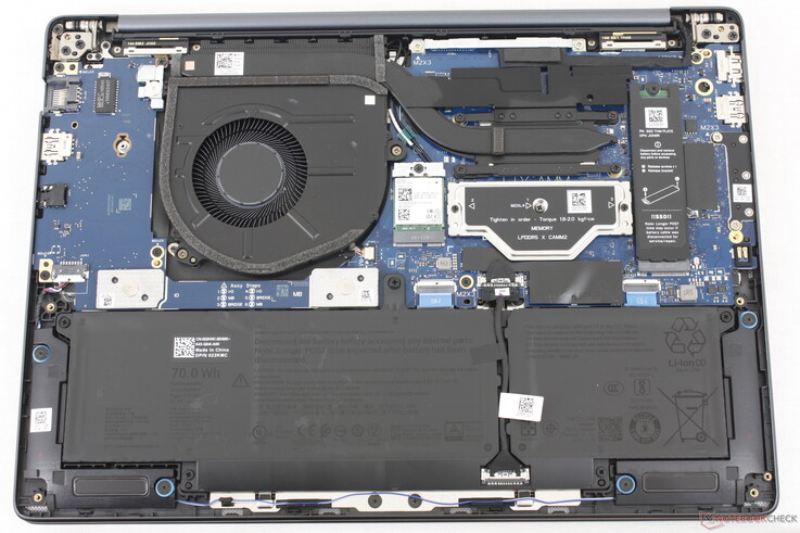 Moederbord van de Dell Pro 5 14. Let op de LPCAMM2-sleuf voor onze testconfiguratie
