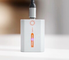 De Falcam-batterij kan rechtstreeks via een USB-C-kabel worden opgeladen.