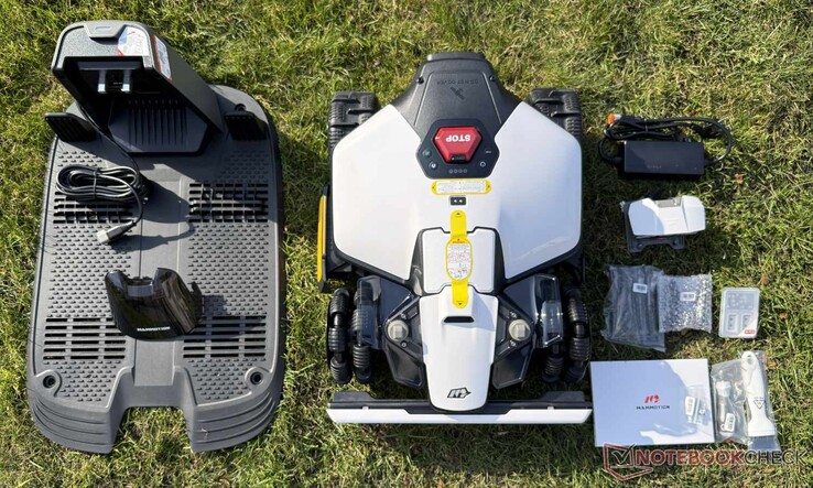 Inhoud van de verpakking van de Mammotion Luba mini 2 AWD