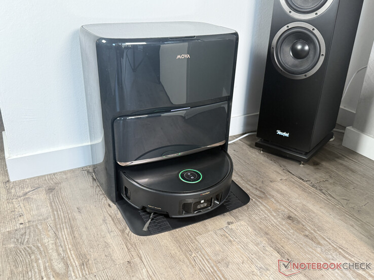 Mova Z60 Ultra Roller Compleet tijdens opladen