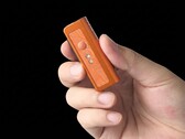 De Oknife MK is iets kleiner dan een BIC-aansteker.