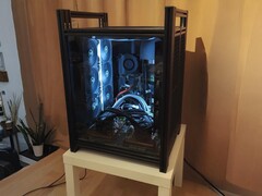 AI-ontwikkelaar David Noel slaagde erin om een AI-monster met dubbele Nvidia Grace-Hopper superchips te scoren voor slechts $8k. (Afbeelding bron: David Noel Ng, bewerkt)