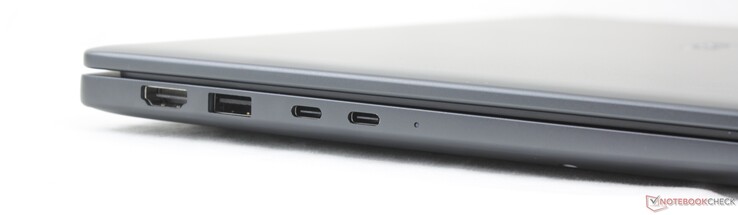 Links: HDMI 2.1, USB-A 3.2 Gen. 1, 2x Thunderbolt 4 met DisplayPort 2.1 + Power Delivery