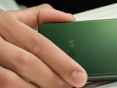 Vivo&#039;s volgende opvouwbare toestel zal verkrijgbaar zijn in minstens één opvallende kleuroptie. (Afbeeldingsbron: Han Bo Xiao)