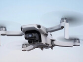De Mini 2 SE verliest de 4K-mogelijkheden van de Mini 2 om een goedkoper prijskaartje te bereiken. (Beeldbron: DJI)