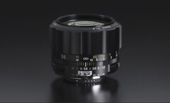 De nieuwe Voigtlander NOKTON 55 mm SLIIs lens ziet eruit alsof hij zo uit een jaren &#039;80 spiegelreflexcamera is gerukt. (Beeldbron: Cosina)