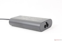 Universele 100 W USB-C AC-adapter is compacter dan de meeste andere