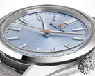 Het Grand Seiko-logo en de secondewijzer zijn afgewerkt in roségoud.